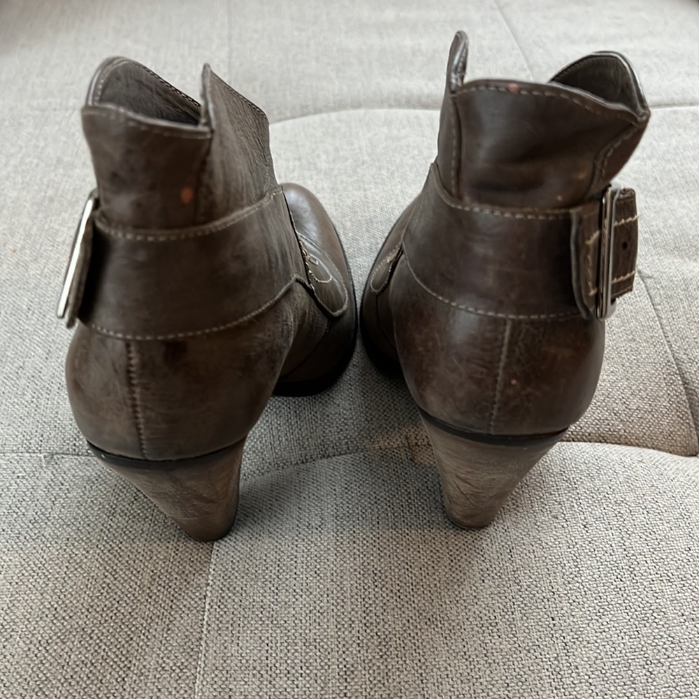 Leather booties - Picture 3 of 3